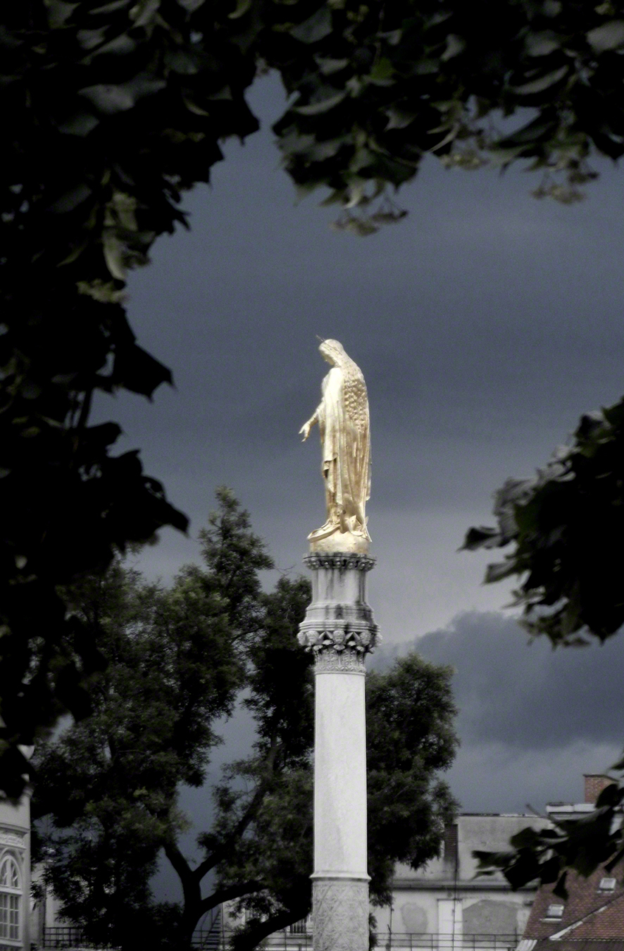 Zagreb Marienstatue vorm Dom